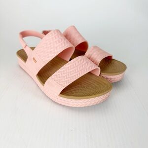 Reef Water Vista Pink Strappy Heeled Vacation Beach Sandals Shoes